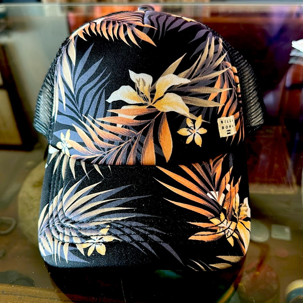 NWT Billabong Heritage Mashup Women's Trucker Hat - Multi / Black - Adjustable